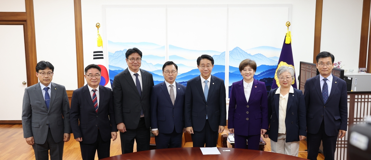 조정식 국회의장 만난 교육감들