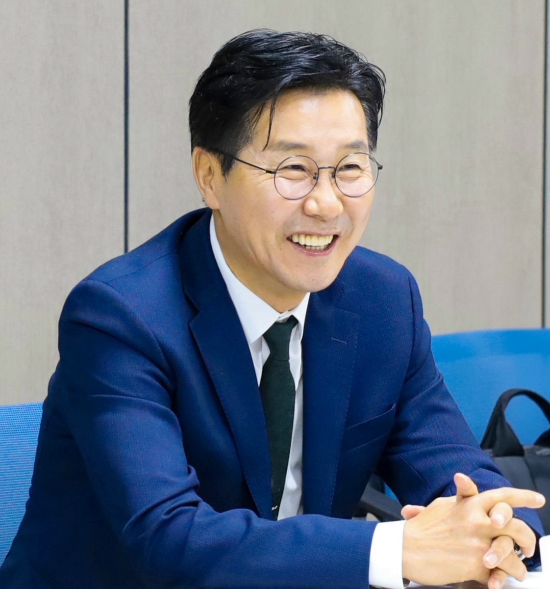 인터뷰하는 최성현 강원관광재단 대표이사 