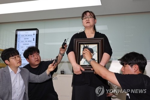 권경애 변호사의 재판 불출석으로 소송에서 진 학교폭력 피해자 유족 이기철 씨