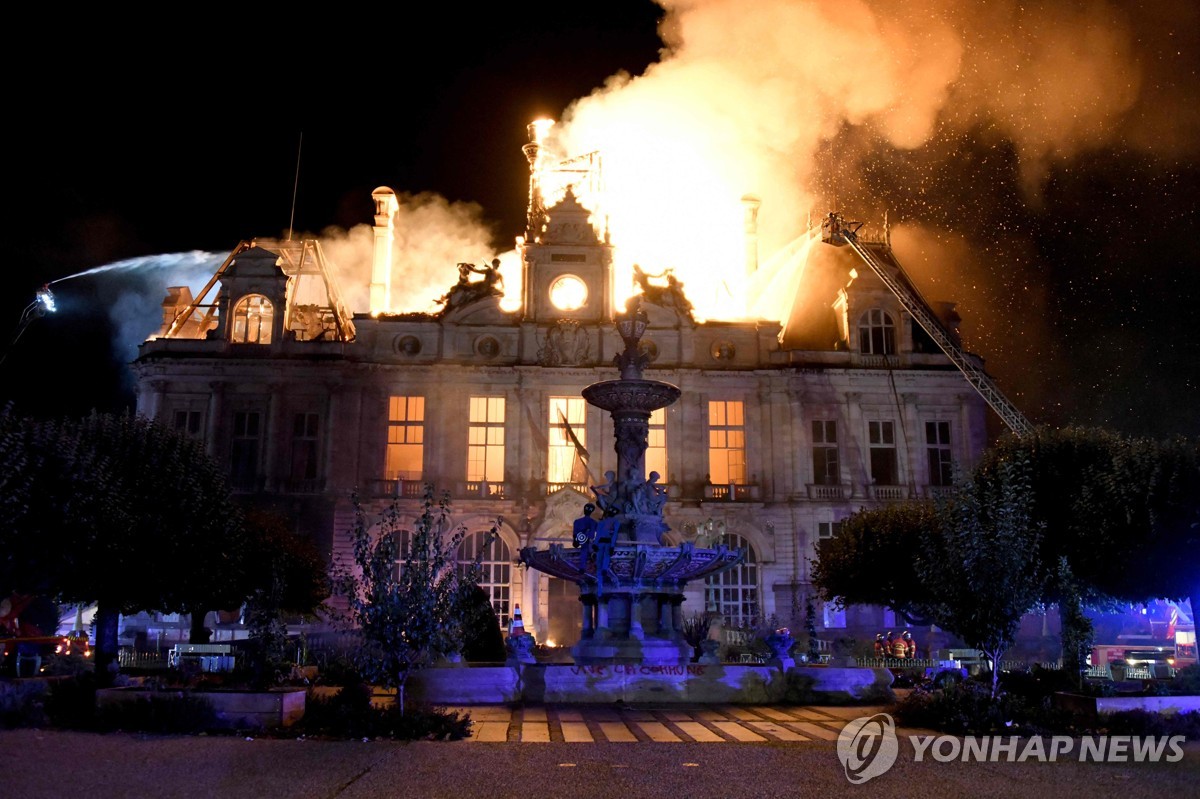 유럽 시위 들불…고물가·주택난·부실교육에 '못 살겠다' 폭발