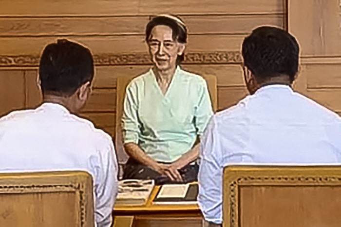 '가택연금' 미얀마 수치 고문, 찰스 3세가 보낸 책·서한 전달받아