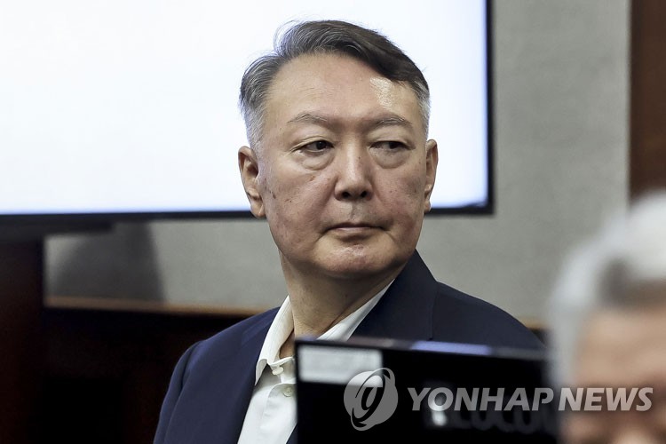 법정 출석한 윤석열 전 대통령