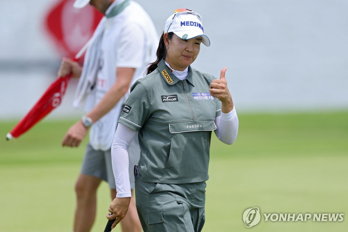1라운드 단독 선두 김아림
