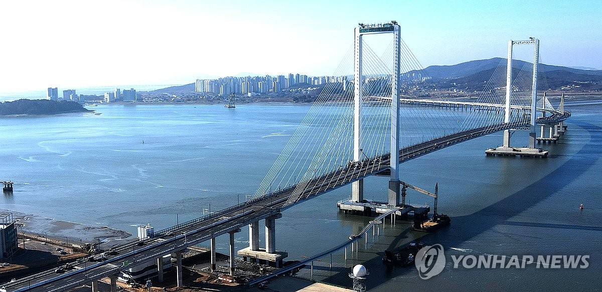 인천공항 품은 영종도 잇는 세 번째 다리 청라하늘대교
