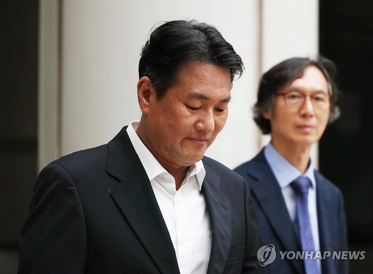 법원 들어서는 김태효 전 국가안보실 1차장