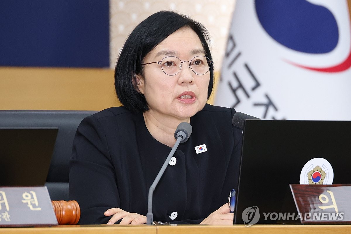 지난달 국무회의 주재하는 한성숙 총리