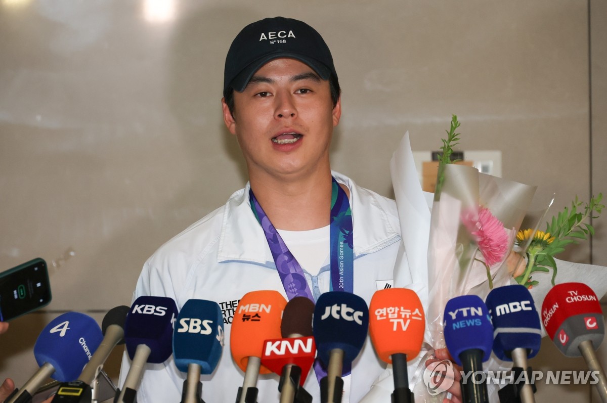 인터뷰하는 노시환