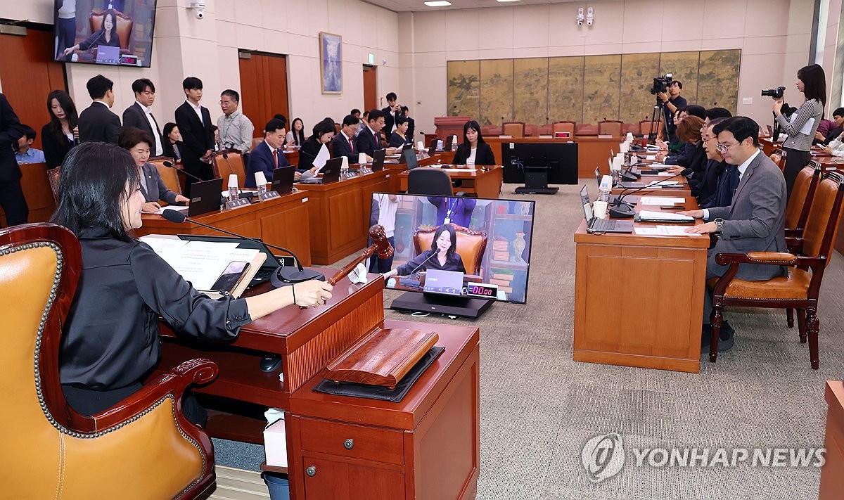 문체위, 국감 증인 등 출석 요구의 건 의결