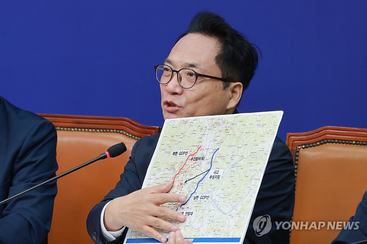 민주당 최고위원회의에서 발언하는 박선원 최고위원