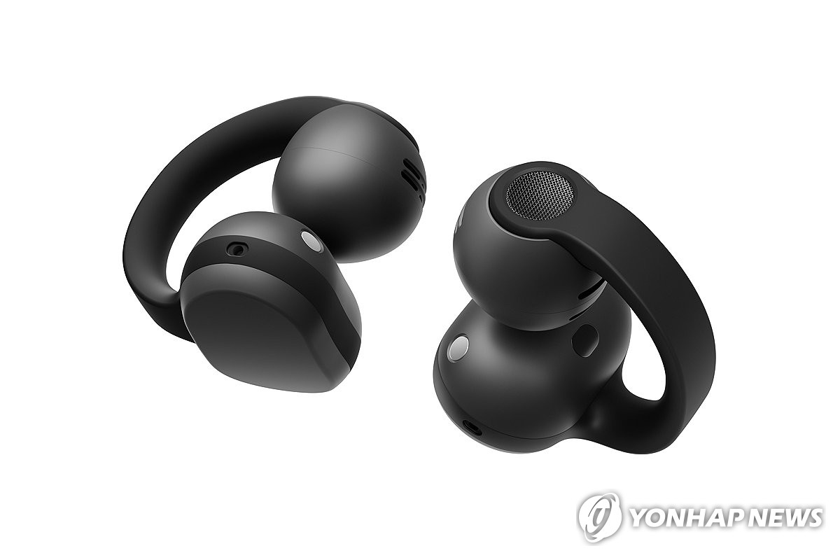 삼성전자, 갤럭시 최초 클립형 무선 이어폰 '갤럭시 버즈 온' 공개