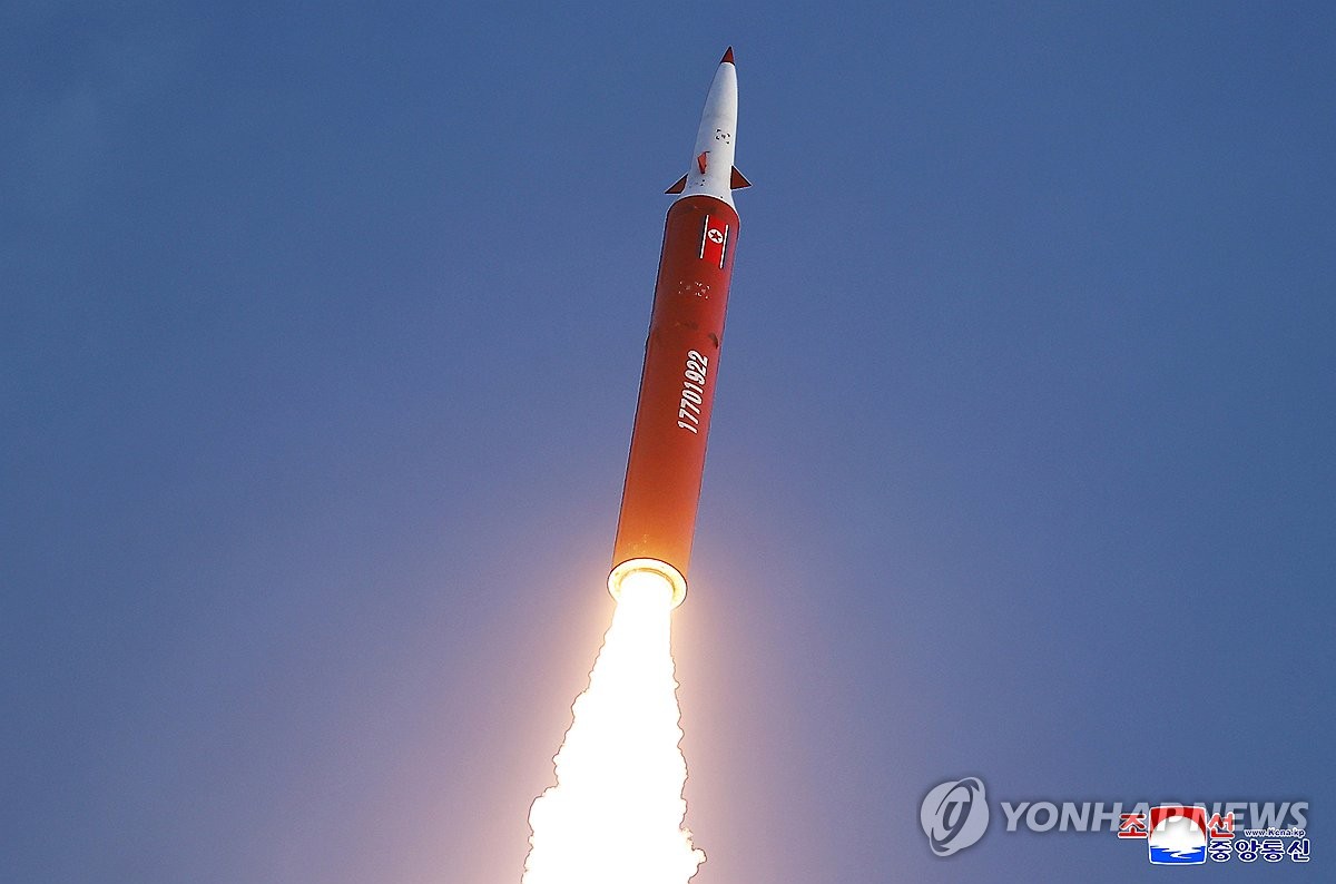 북한, 중거리전략미사일 발사훈련 3일 진행