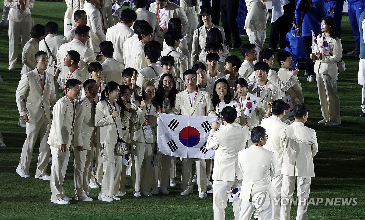 폐회식 추억 남기는 한국 선수단