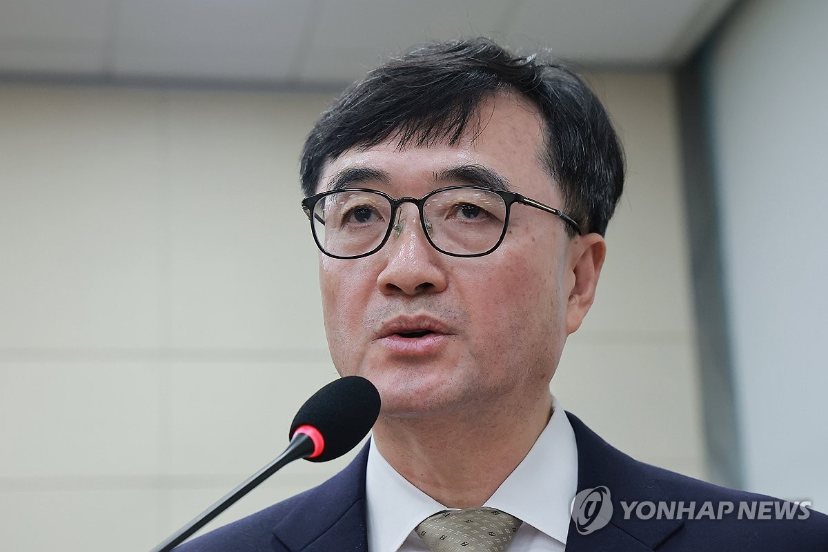 인사말·업무보고하는 임기근 국조실장