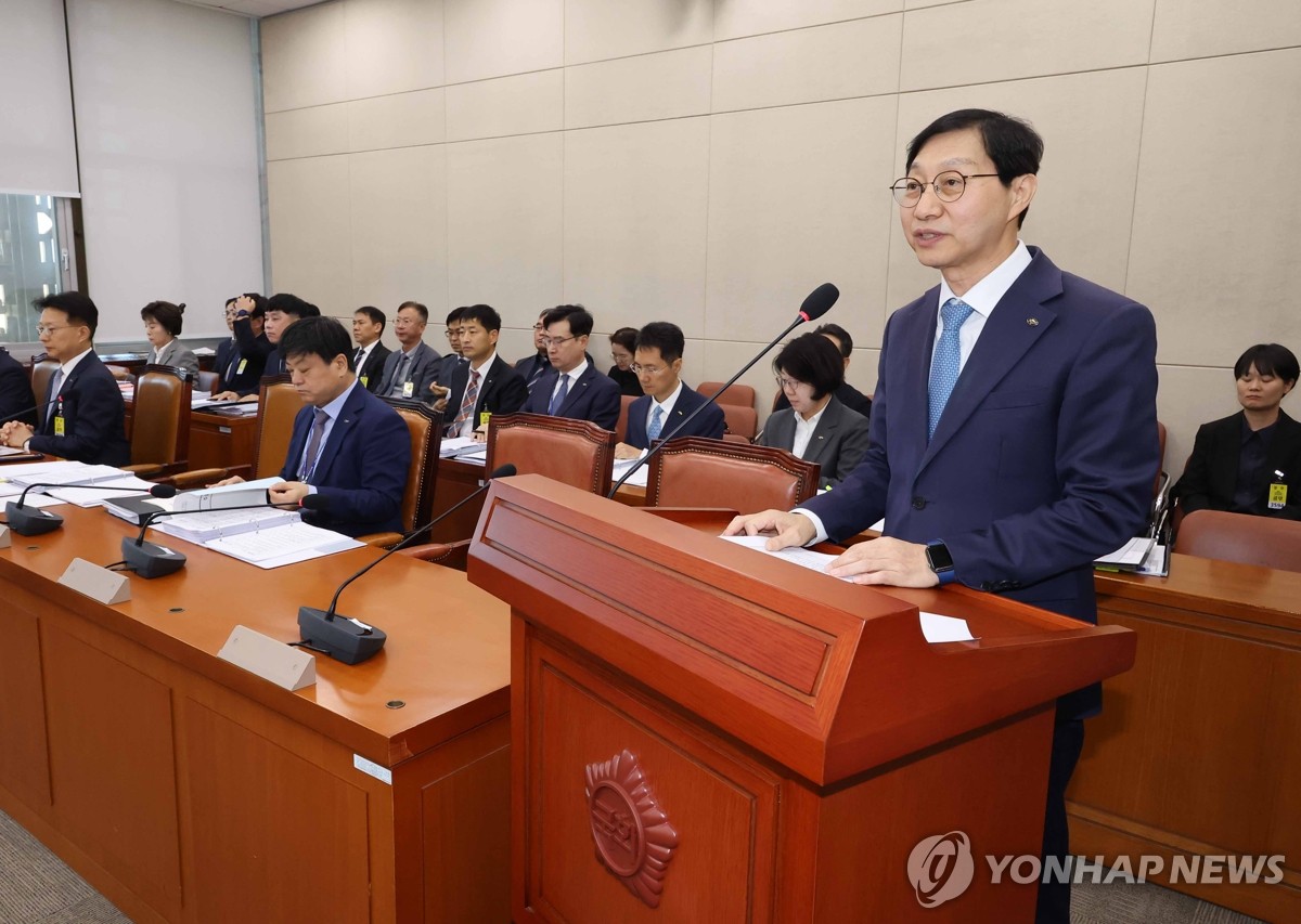 업무보고 하는 김성주 국민연금공단 이사장