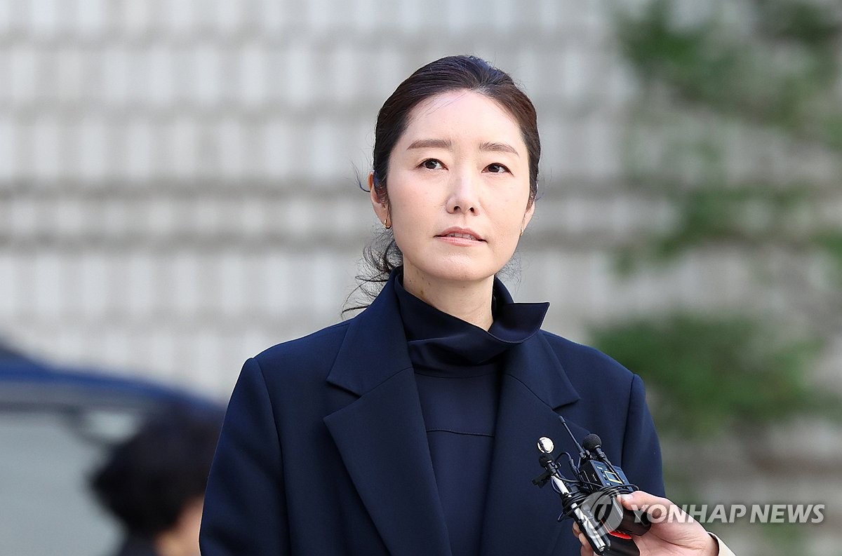 질문 답변하는 강선우 의원