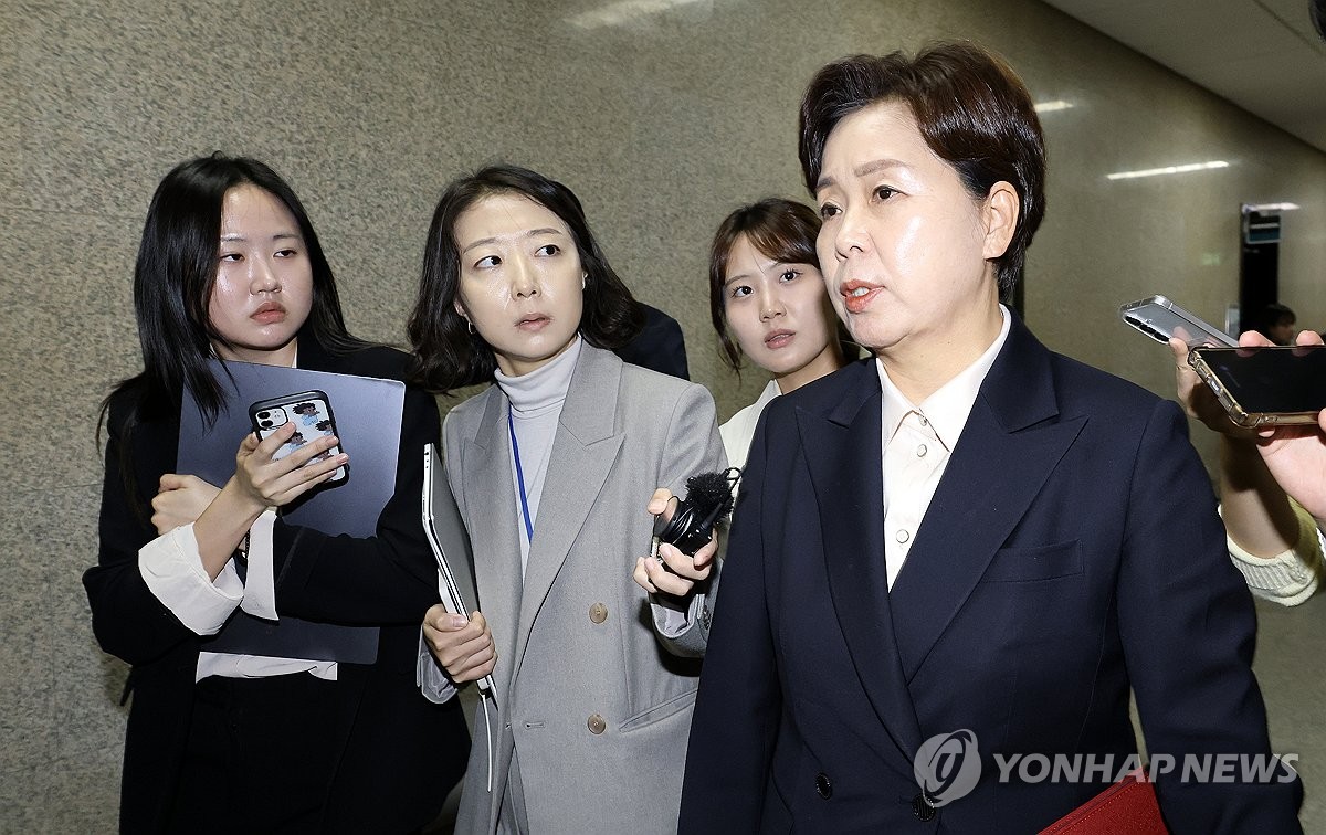 굳은 표정의 양향자 최고위원