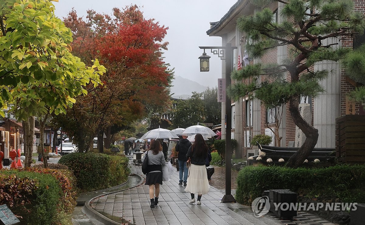 비 내리는 전주 한옥마을