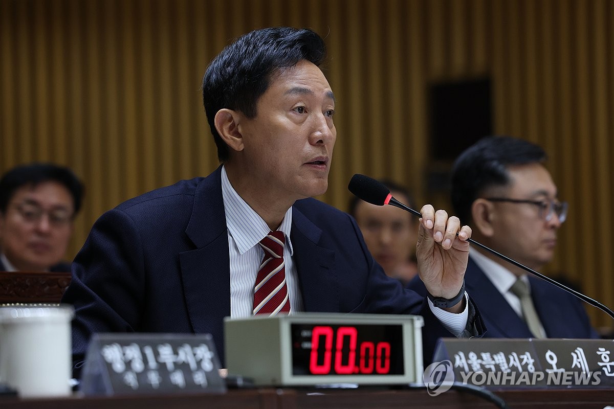질의 답하는 오세훈 서울시장