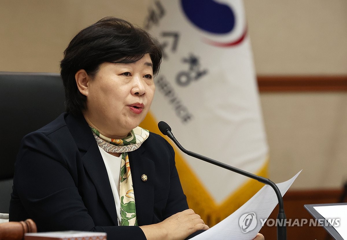발언하는 서영교 위원장