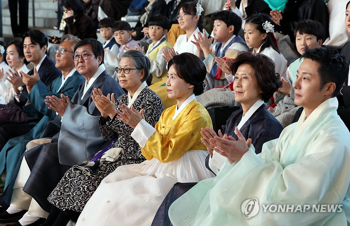 김혜경 여사, 한복문화주간 행사 참석