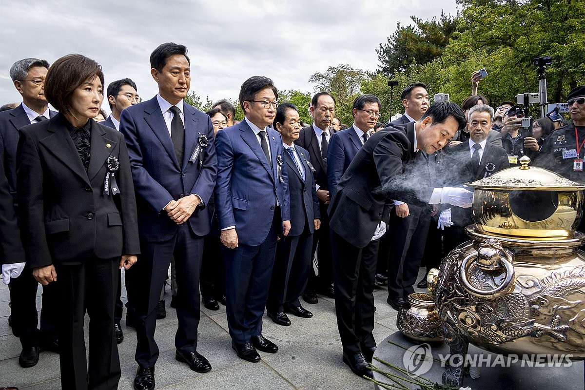 분향하는 국민의힘 장동혁 대표