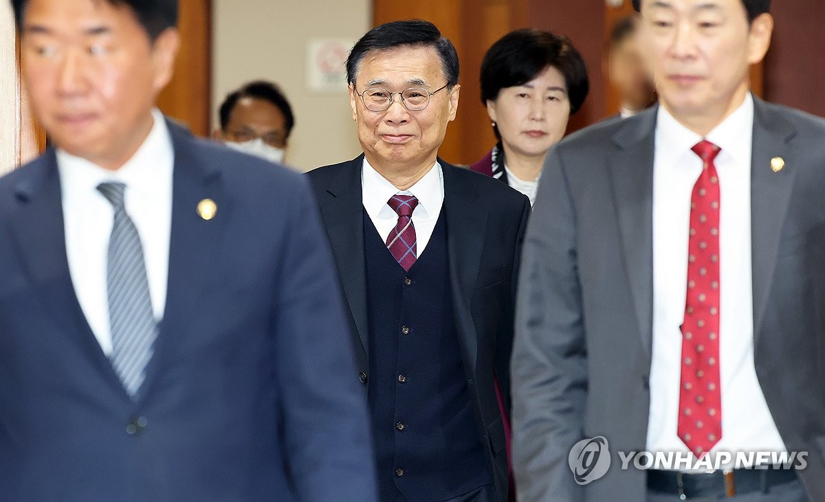 국가정보원 국정감사 출석하는 이종석 국정원장