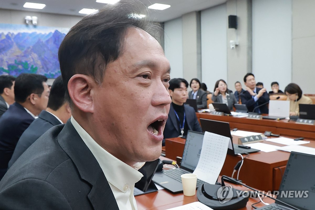 재개된 국감, 신상발언하는 김태규 의원