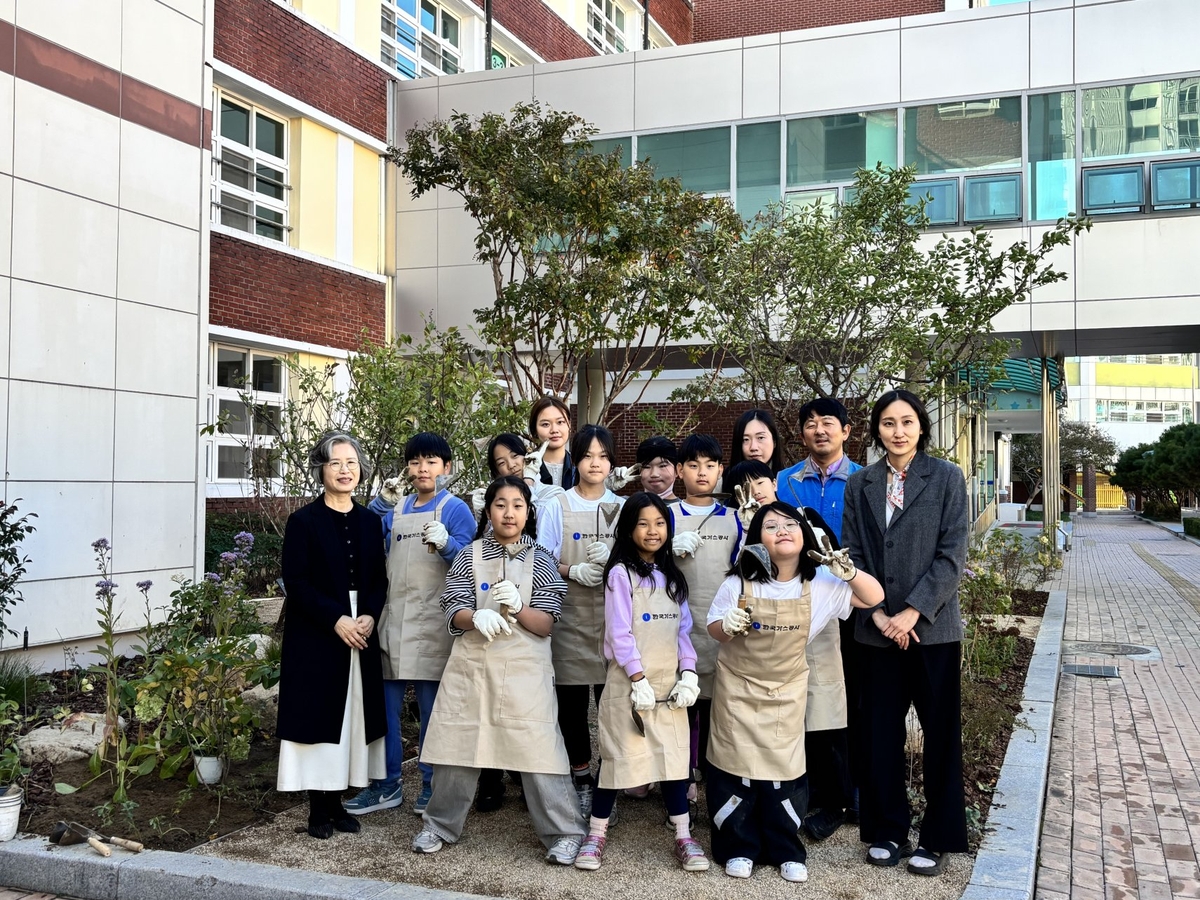 가스공사, 대구 달산초에 '생태숲' 조성…임직원·학생 탄소중립 실천